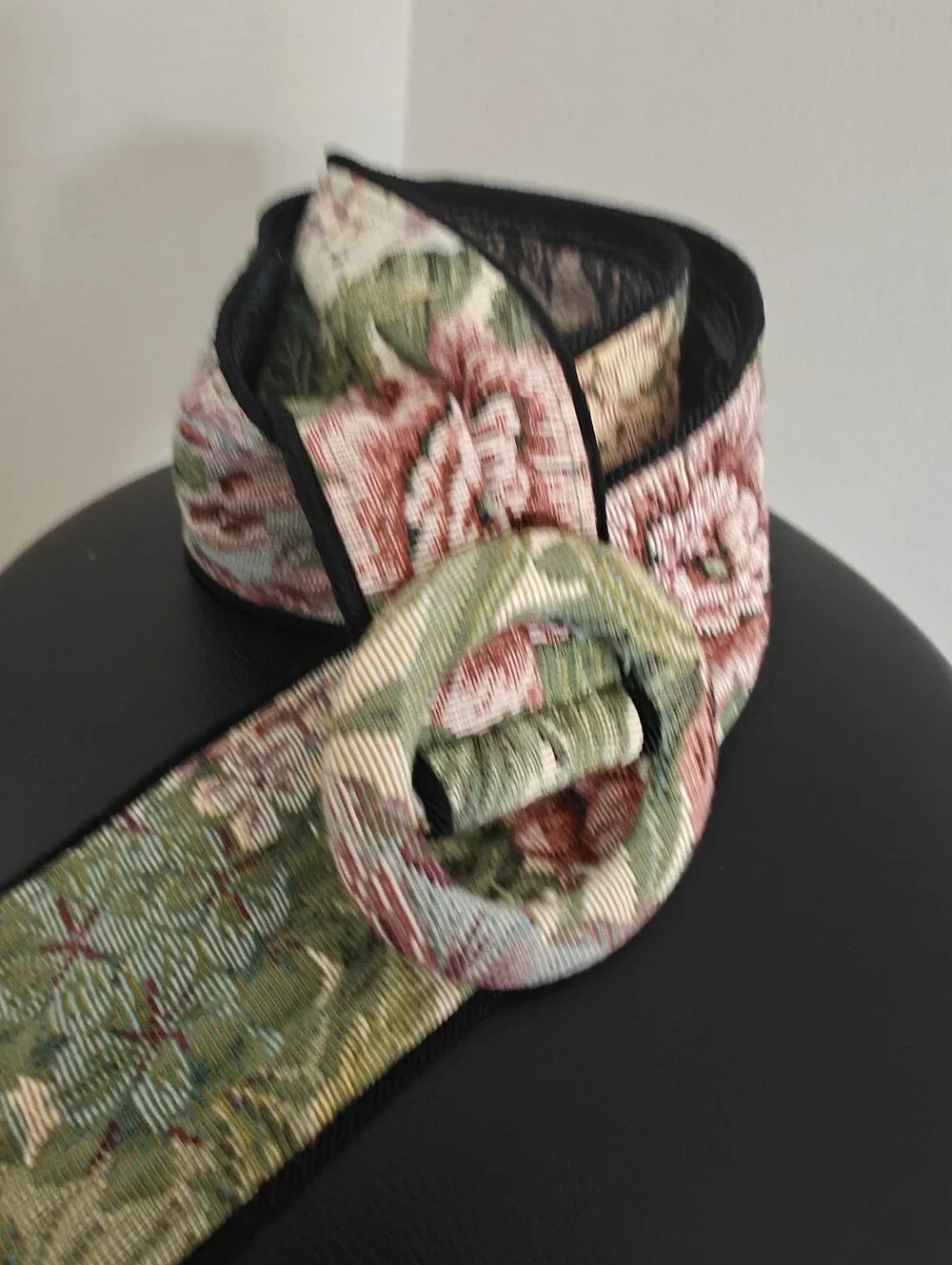 VTG Tapestry Belt Round Buckle Adjustable Floral 33